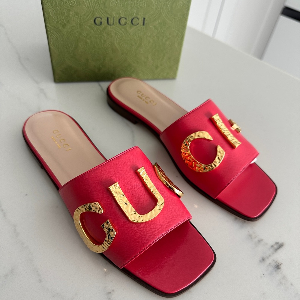 Gucci Cara Leather Slide Sandals